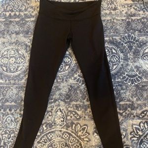 Mid rise lulu lemon leggings.
